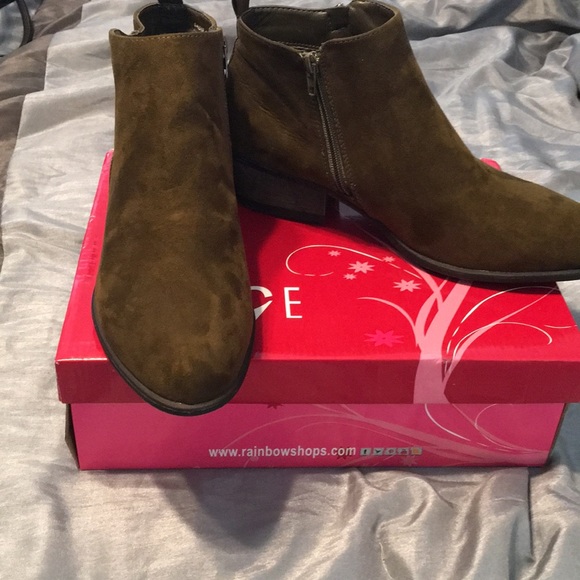 Booties - Picture 3 of 4